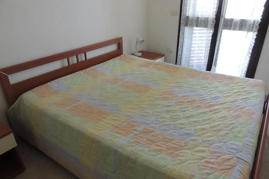 Le Colline Di Isola Rossa Apartman Trinità dʼAgultu 0*,  Olaszország