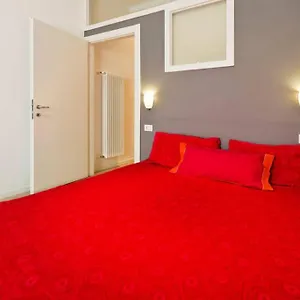 https://milan-downtown-the-flat.italymilanhotels.net